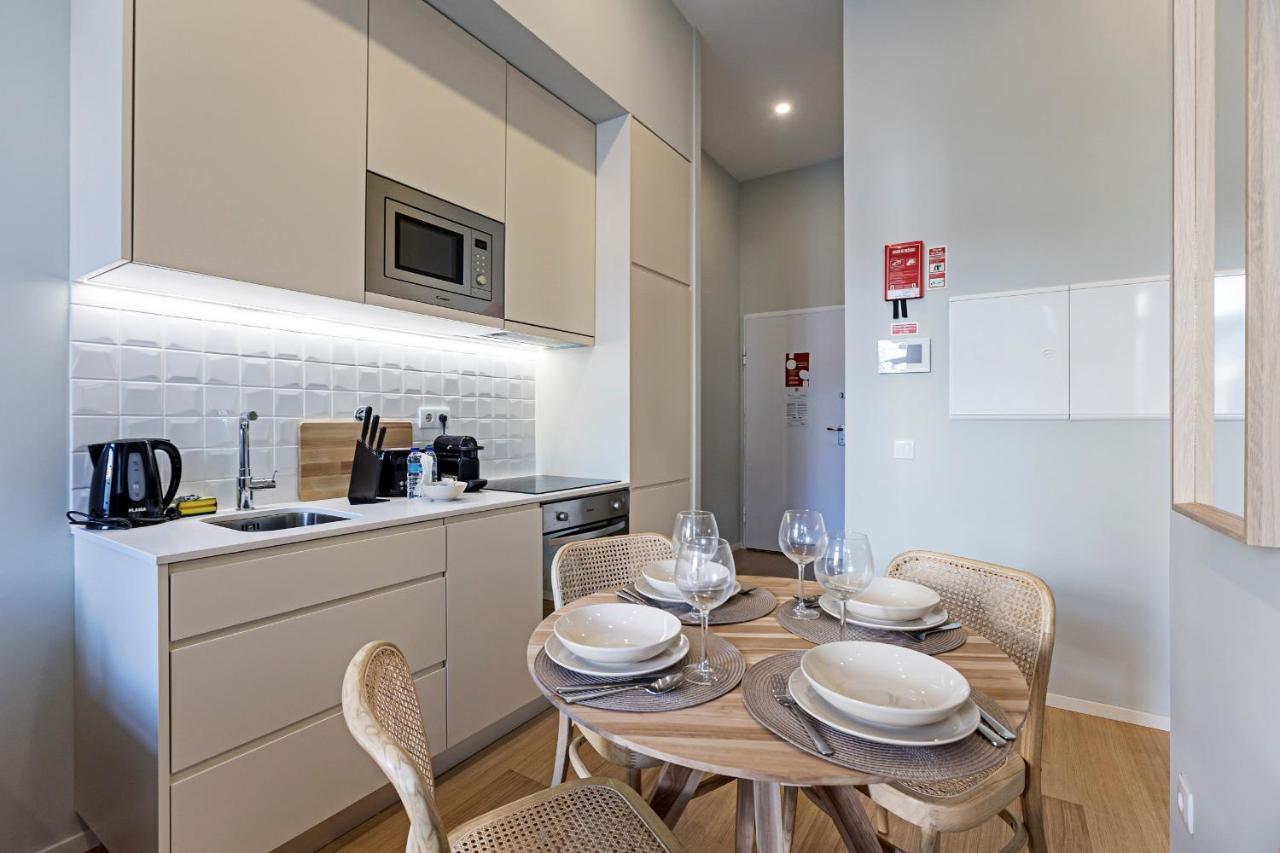 31 Janeiro 157 - Stylish 1Br W/ Ac & Balcony By Lovelystay Porto Eksteriør billede